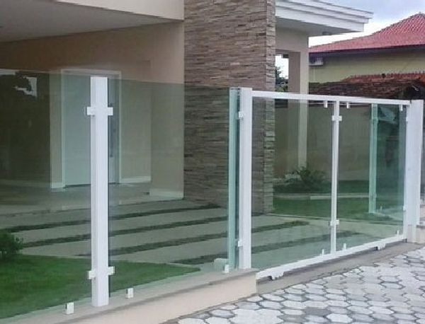 casas com muro de vidro