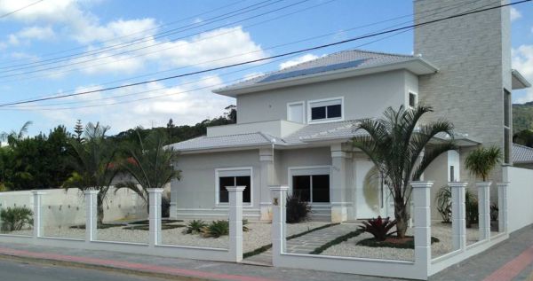 casas com muro de vidro